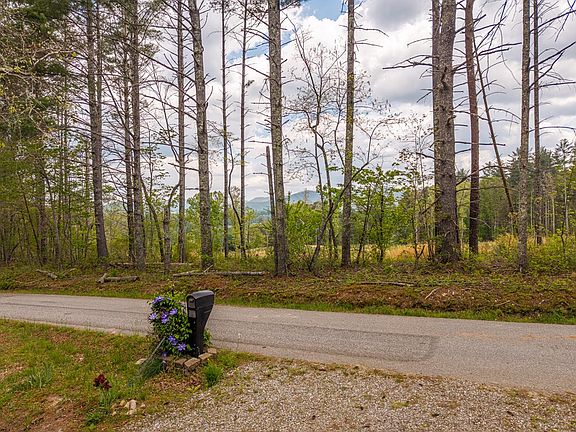 3rd image of 128 Carroll Rd