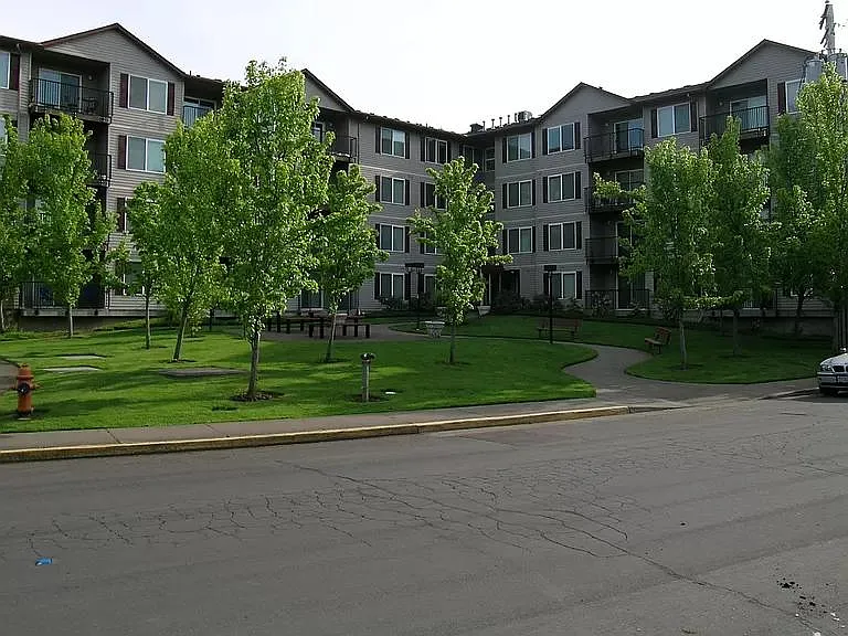 Cascade Pointe — Photo 7