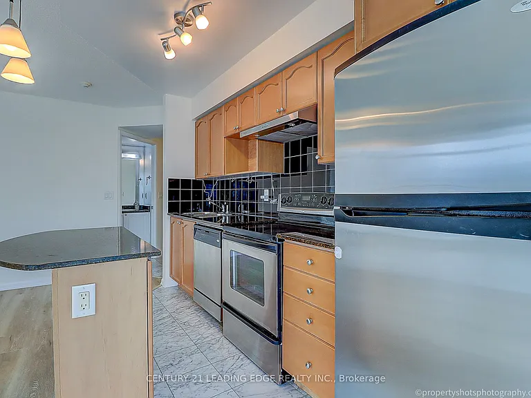 18 Yonge St #1305 — Photo 5