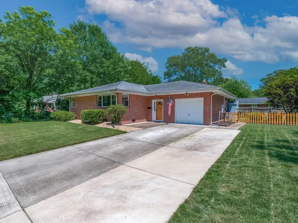 504 Kirkwood Ln, Virginia Beach, VA 23452