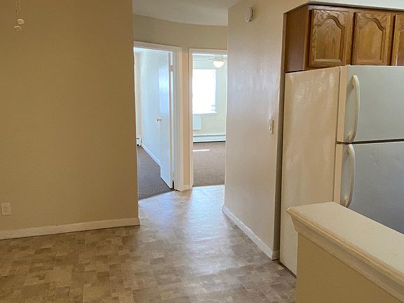 2nd image of 522 Hollywood Ave #Top