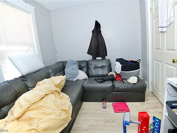 4th image of 3219 Fulton Rd