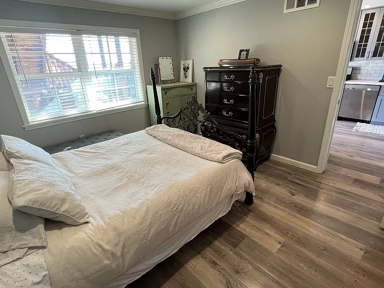 351 Mangels Ave — Photo 16