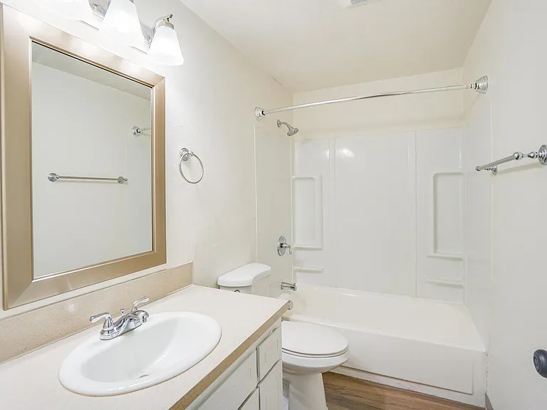 Westwood Apartments ** On-site Laundry Facilities, Off-Street Parking & Private Patio or Balcony — Photo 30