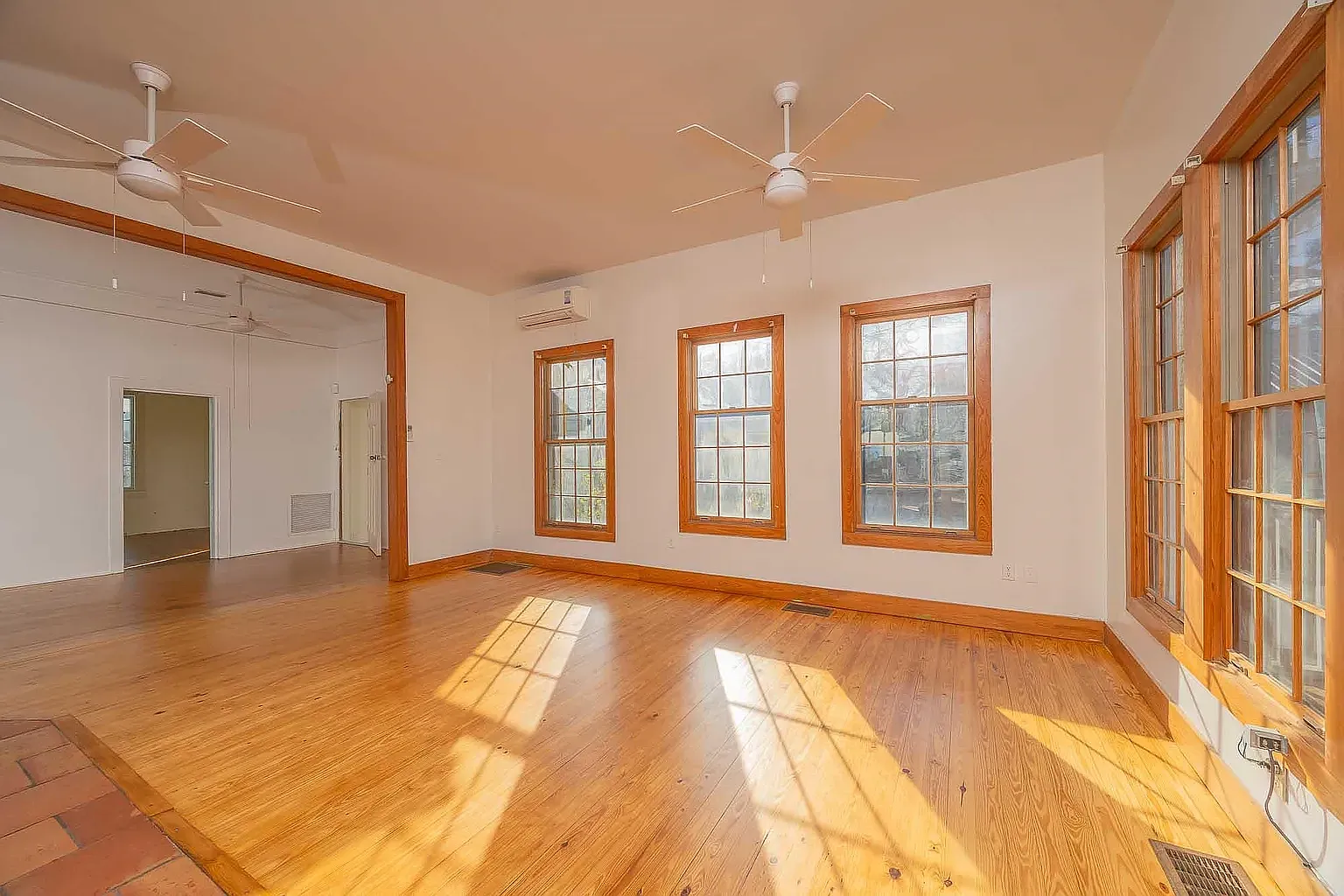 4 bed, 2055 sqft, $3,000 — Photo 4