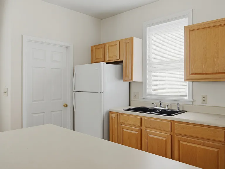 1706 W Moore St — Photo 18