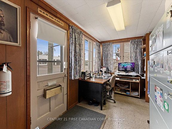 3rd image of 41 Main St S