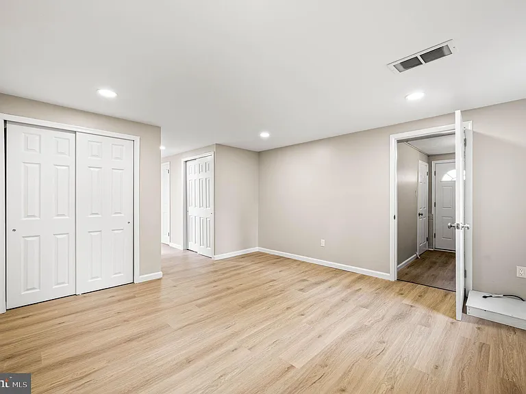 271 S Dillwyn Rd — Photo 15