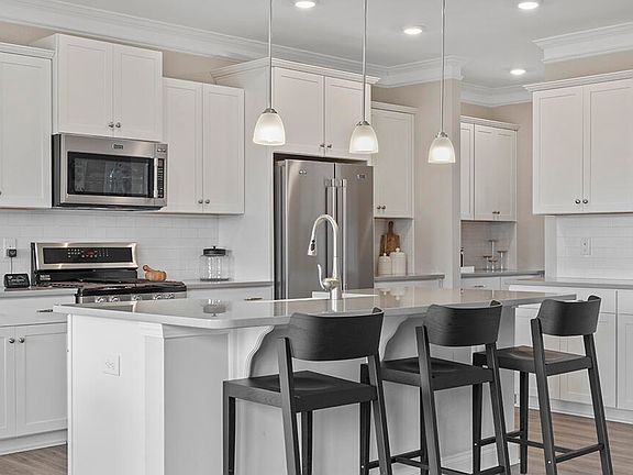 7th image of this home