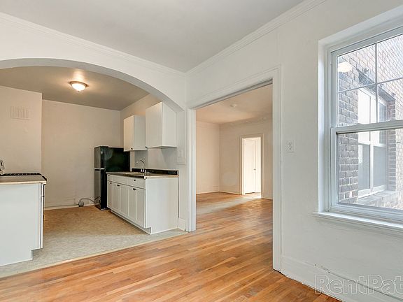5th image of 2258 W Grand Blvd #408