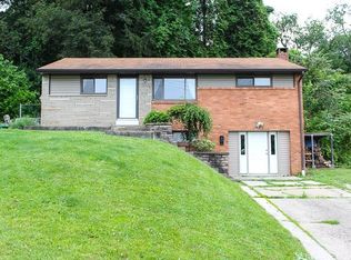 121 Winifred Dr, Pittsburgh, PA