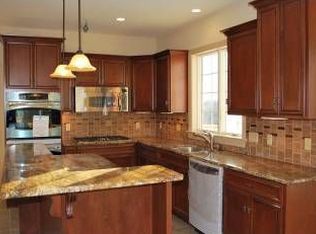 47 Surrey Dr, Palmer, PA 18045