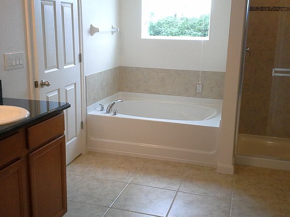 3rd image of 1587 Lexington Sq SW