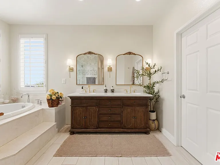 11564 Apulia Ct — Photo 30