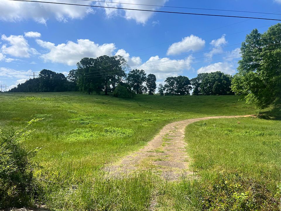 2nd image of 470 Station Creek Rd