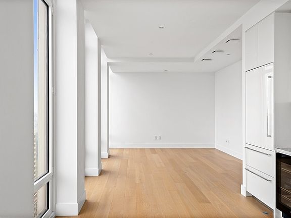 4th image of 15 W 61st St Penthouse 2B