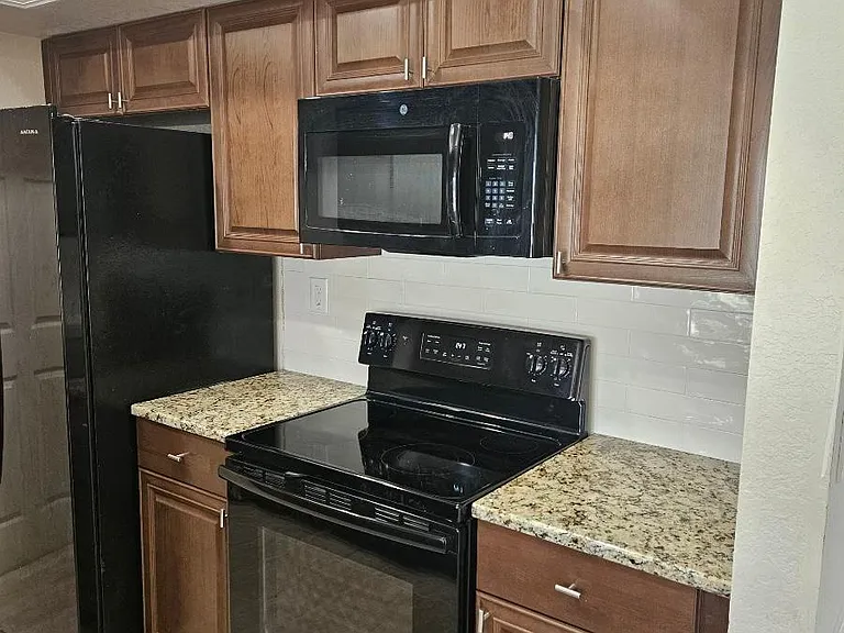 18119 Lake Worth Blvd — Photo 3