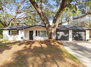 1408 Riverside Dr, Tarpon Springs, FL 34689