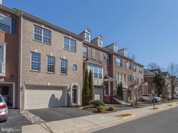 4493 Monmouth St, Fairfax, VA 22030