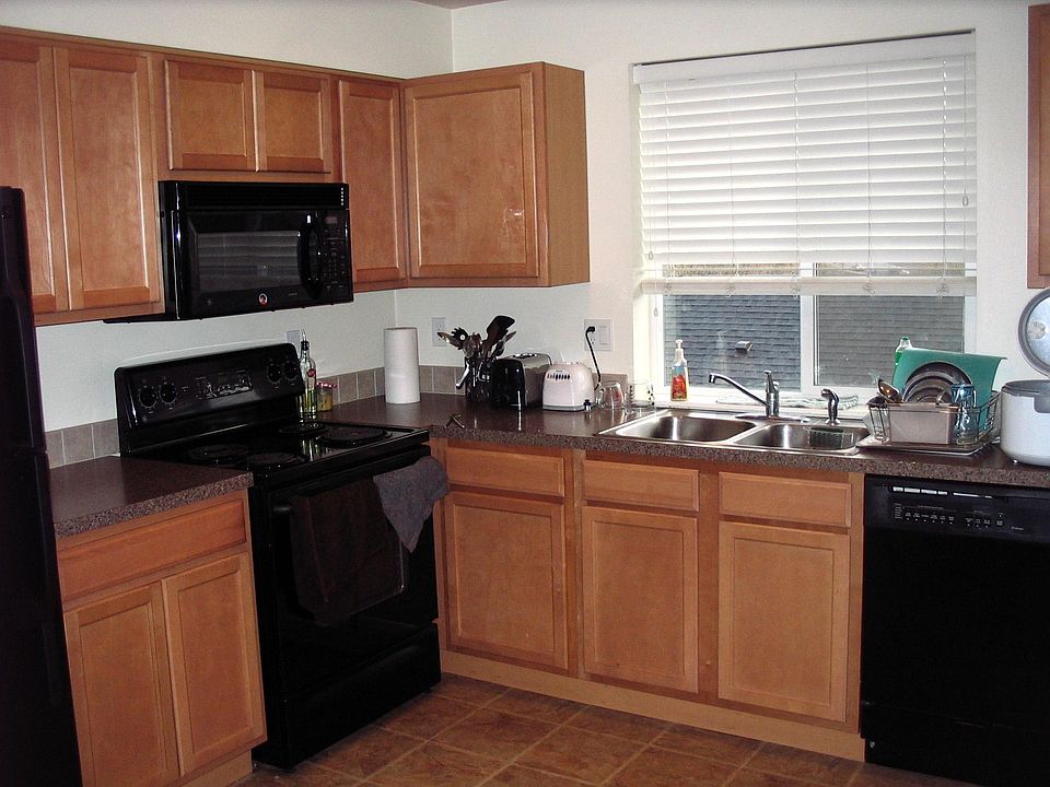 2nd image of 422 NE Maiden Ln APT 2