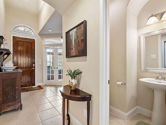 5th image of 15 Garden Path Pl