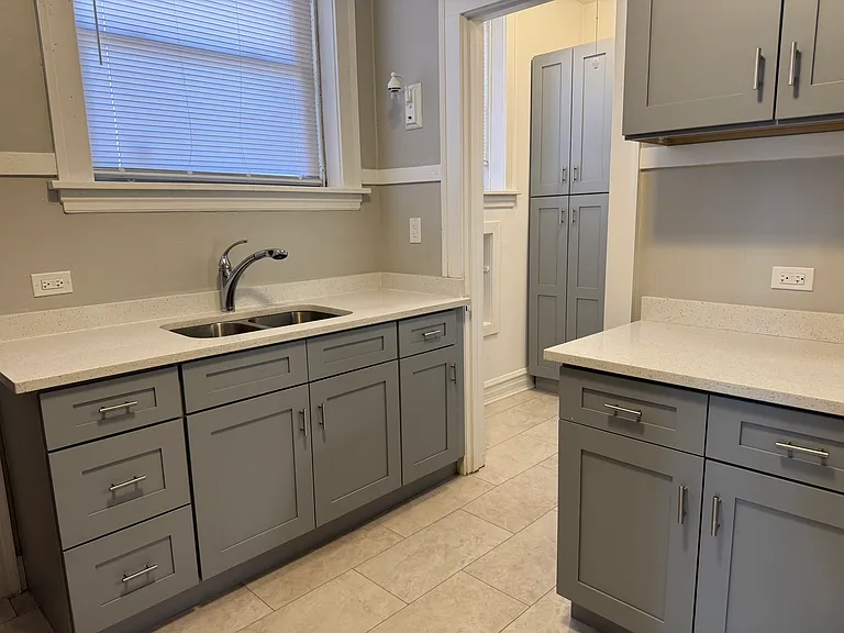 57 1/2 S Summit Ave #2E — Photo 7