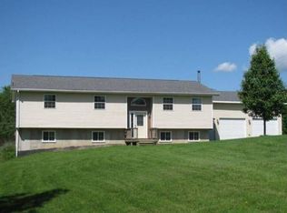21261 Clover Rd, Milton, IA 52570