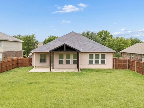 3rd image of 1209 Stone Ln