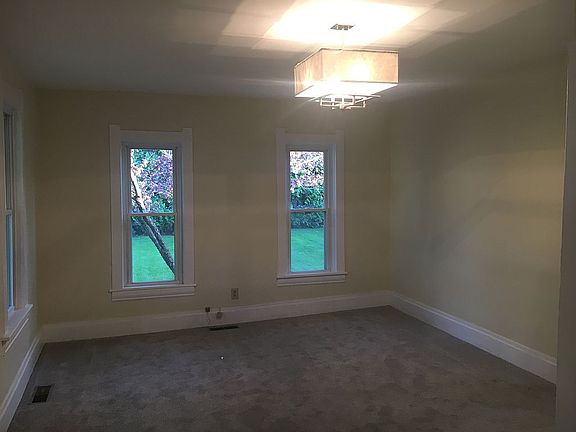 New carpet, paint, & lights!