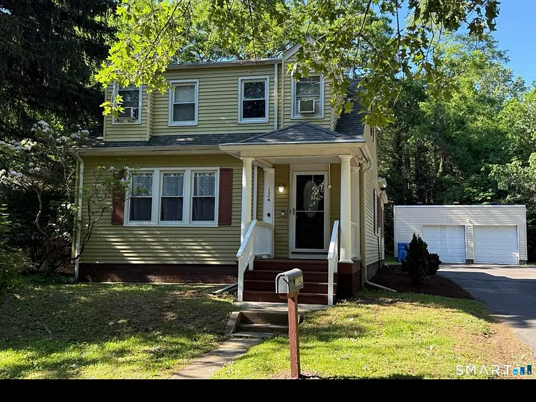 134 Forest St — Photo 2