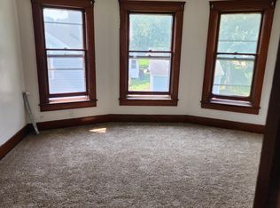726 W Pleasant St, Freeport, IL 61032