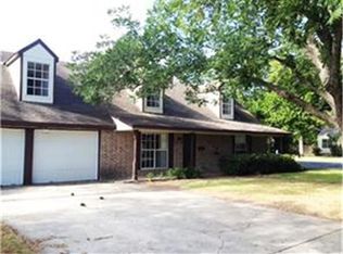 212 Hackberry St, Lockhart, TX 78644