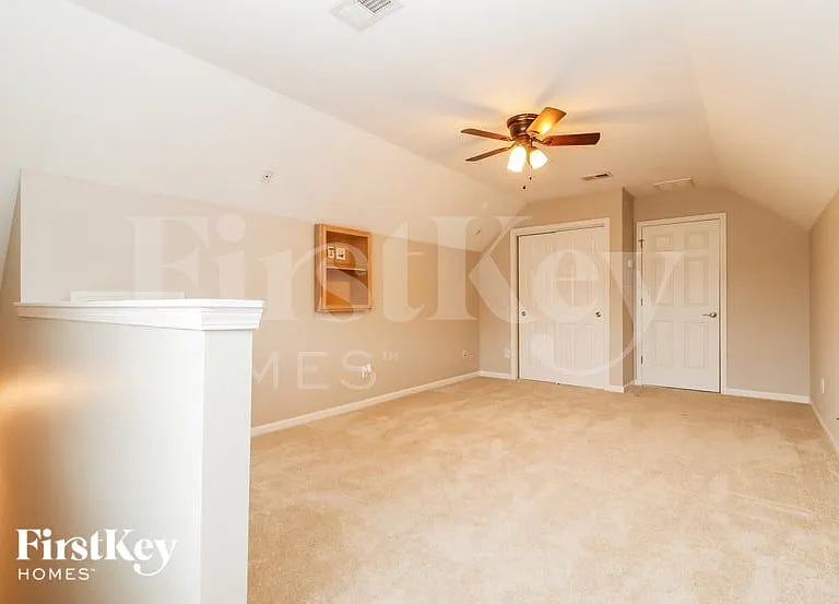 577 Delafield Dr — Photo 9