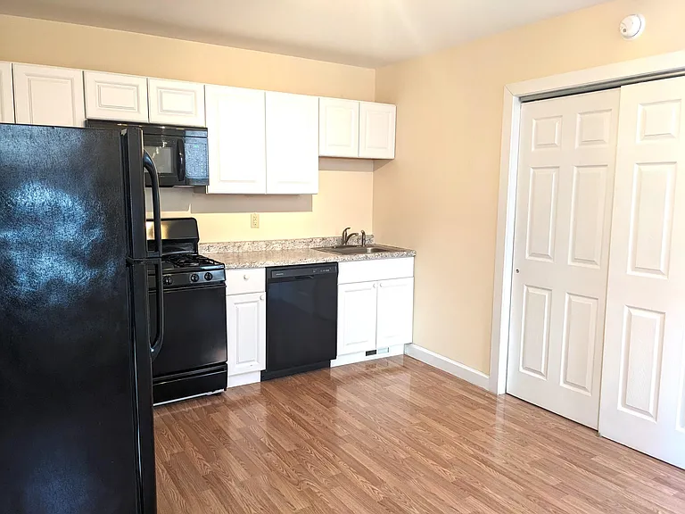4325 Norfolk Ave — Photo 4