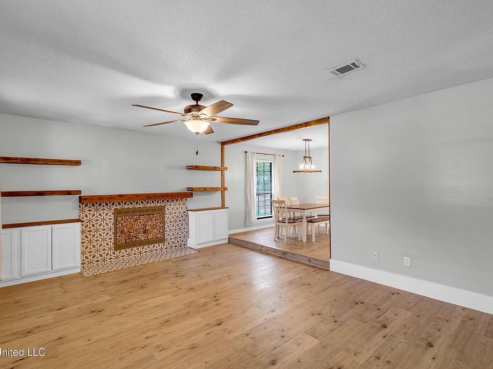 5423 Kaiki Dr, Diamondhead, MS 39525 | Zillow
