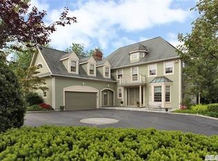 11 Mackay Way, Roslyn, NY