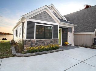 1638 Burlington Dr, Hickory Corners, MI 49060