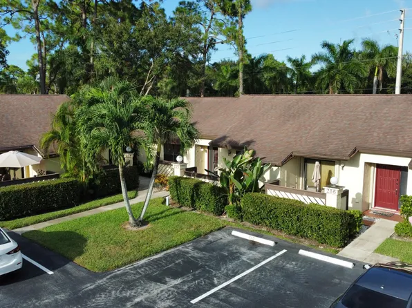 215 Thorn Apple Court, Royal Palm Beach, FL 33411