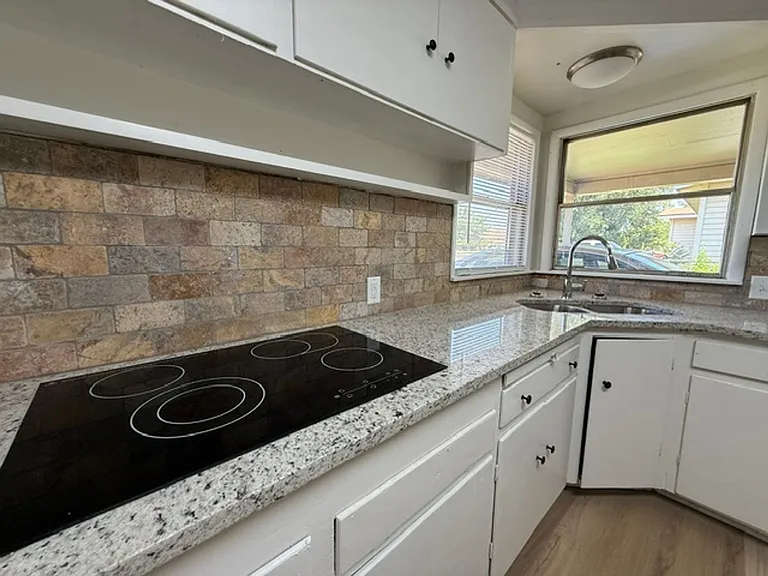 1273 S Pioneer Dr — Photo 5
