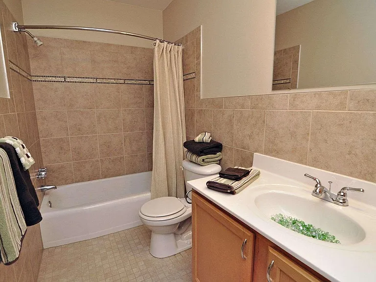 Nicollet Avenue Apartment Homes — Photo 5