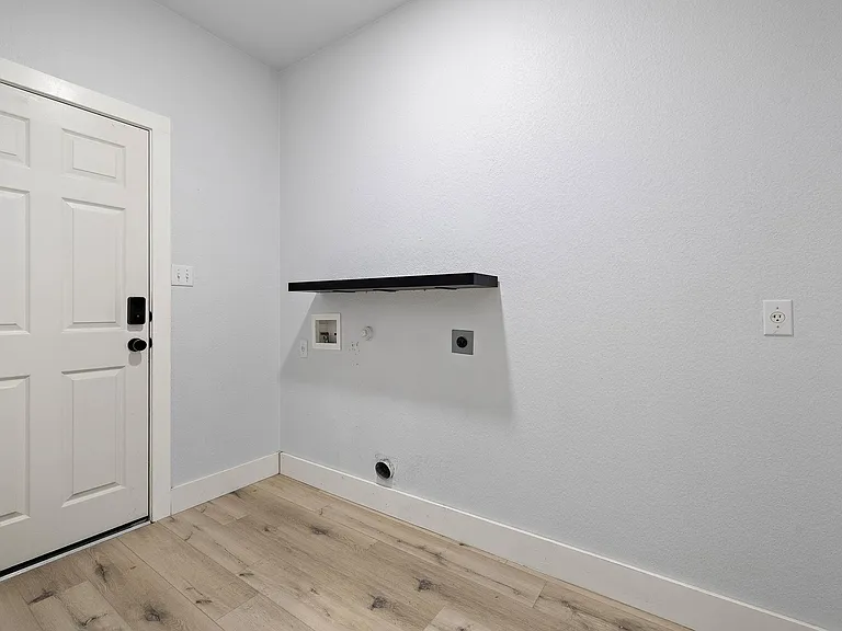 502 Sherwood Ct — Photo 27