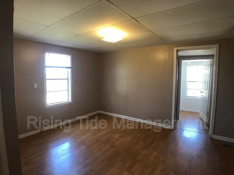 1208 Waverly St — Photo 4