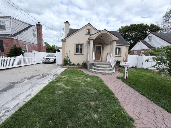 166 Stanton Boulevard, Uniondale, NY 11553
