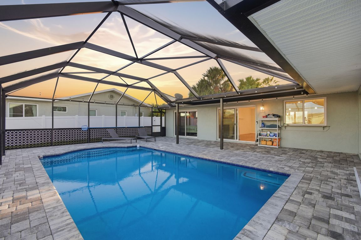 next background image