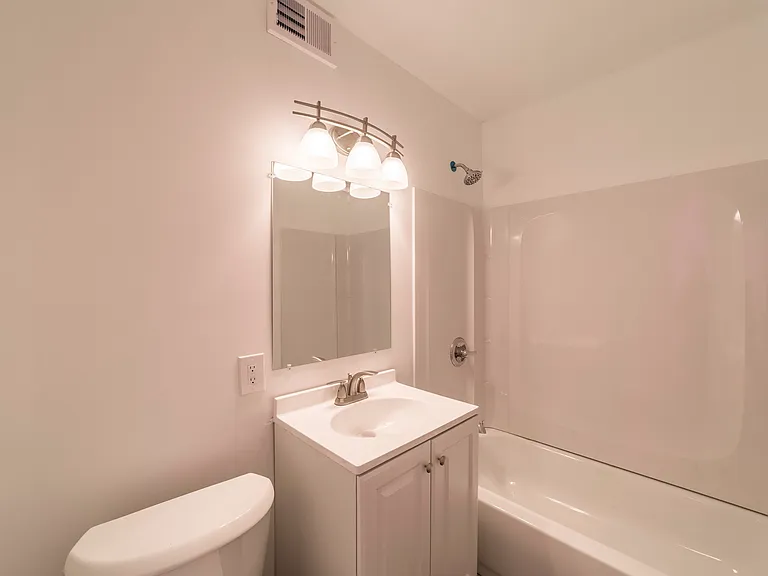 7235 Schneider Ave — Photo 5