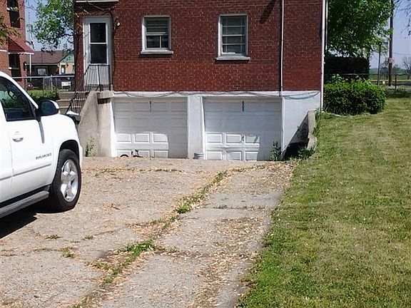 3rd image of 809-811 Joe Nuxhall Blvd