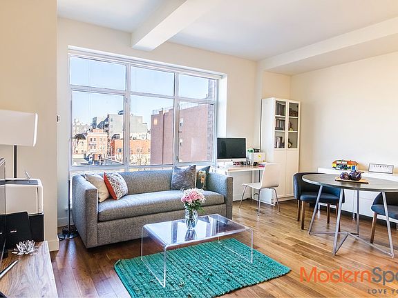 2nd image of 1063 Jackson Ave APT 4E