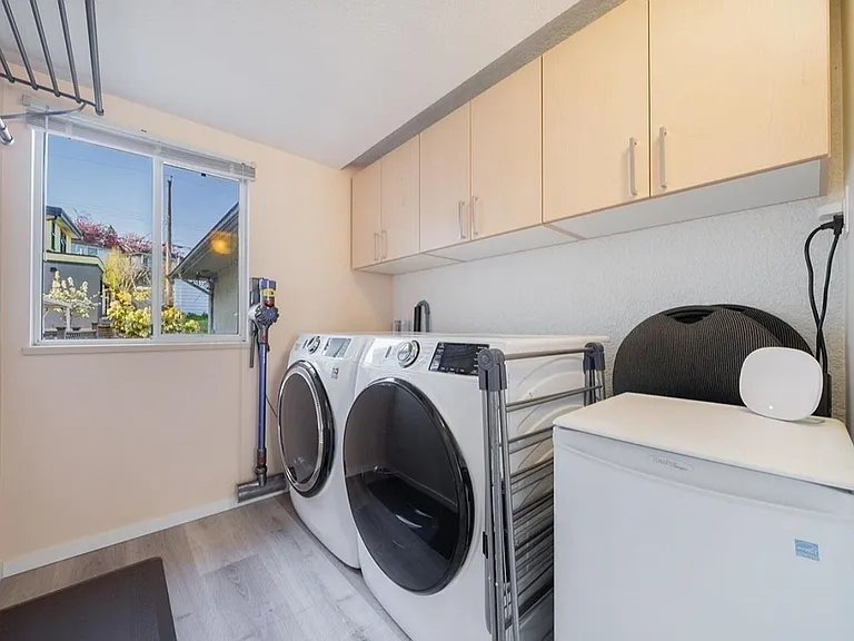 2349 Rosedale Dr — Photo 6