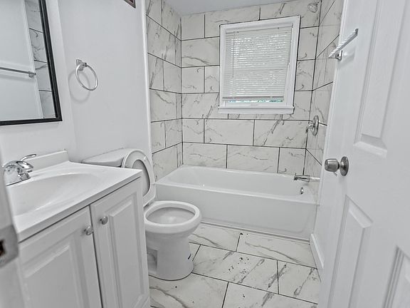 5th image of 4244 E 67th Ter