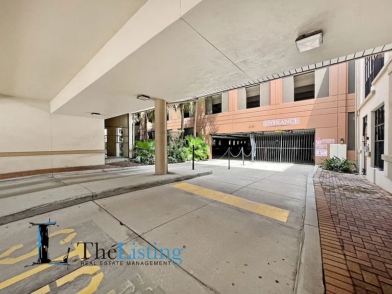 2411 W Horatio St #532 — Photo 25